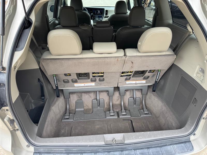 Toyota Sienna  2015