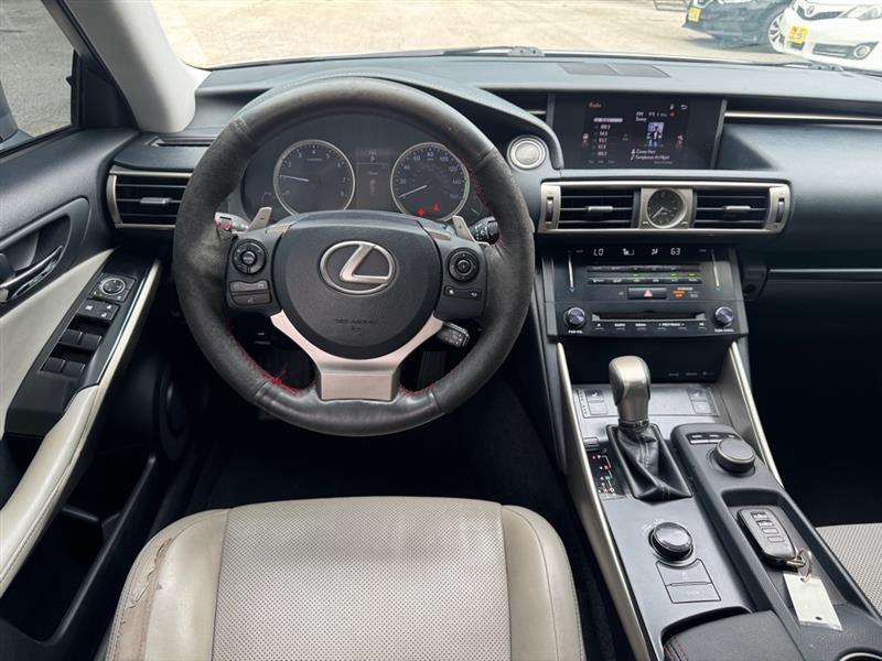 Lexus IS  2014
