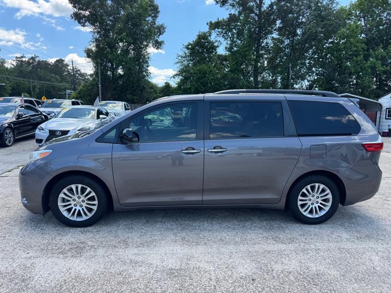 Toyota Sienna  2016
