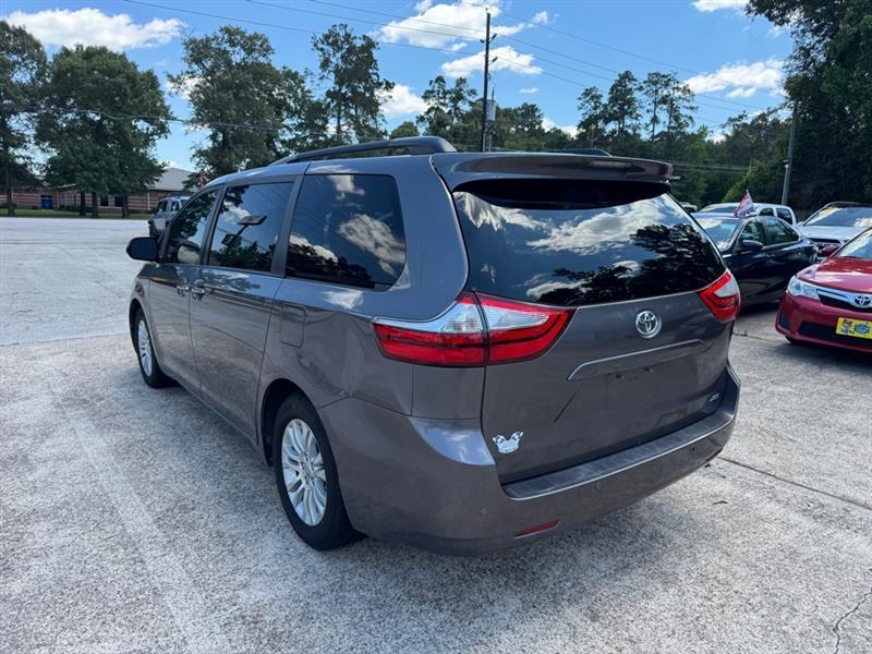 Toyota Sienna  2016