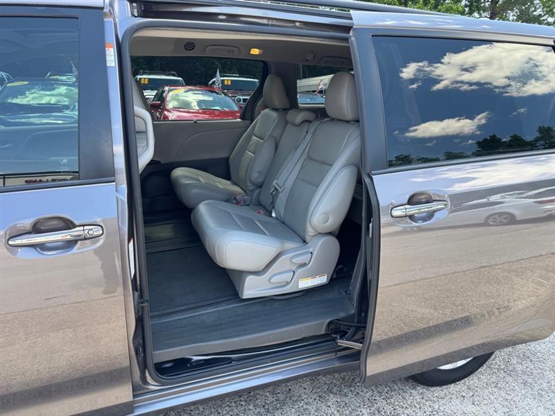 Toyota Sienna  2016