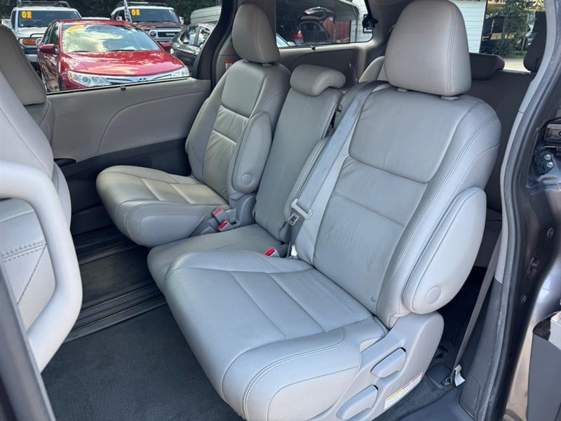 Toyota Sienna  2016