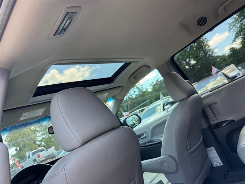 Toyota Sienna  2016