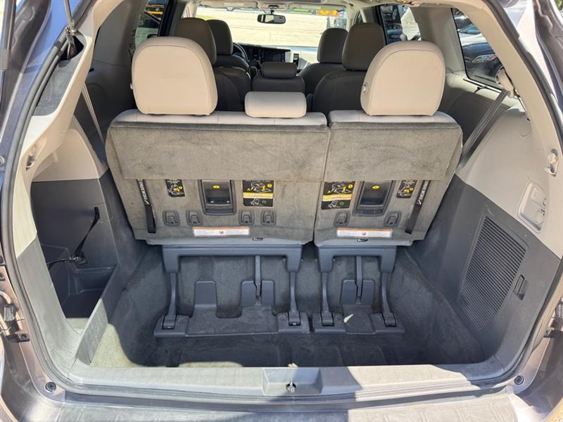 Toyota Sienna  2016