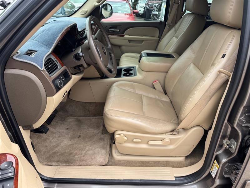 Chevrolet Tahoe  2011