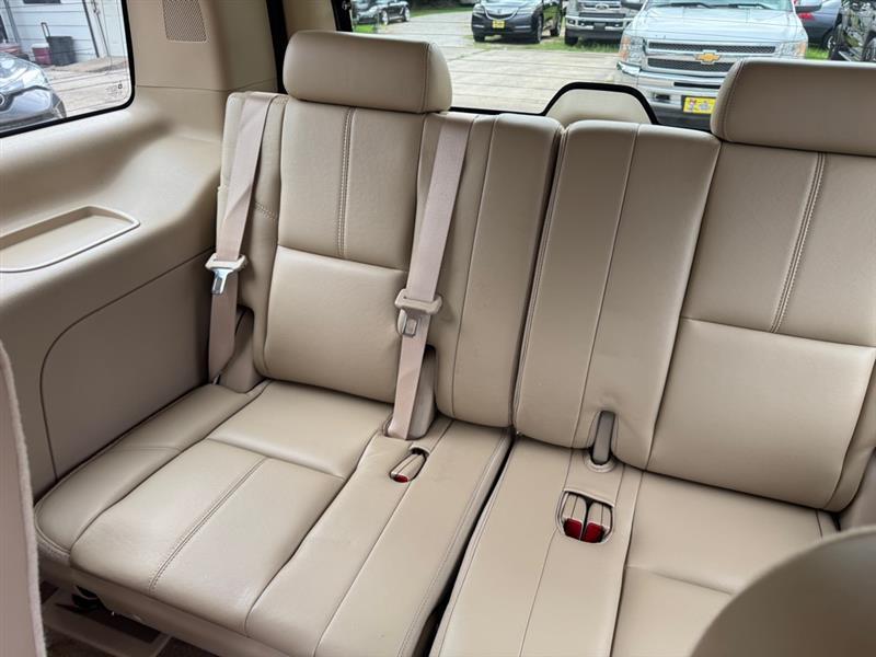 Chevrolet Tahoe  2011