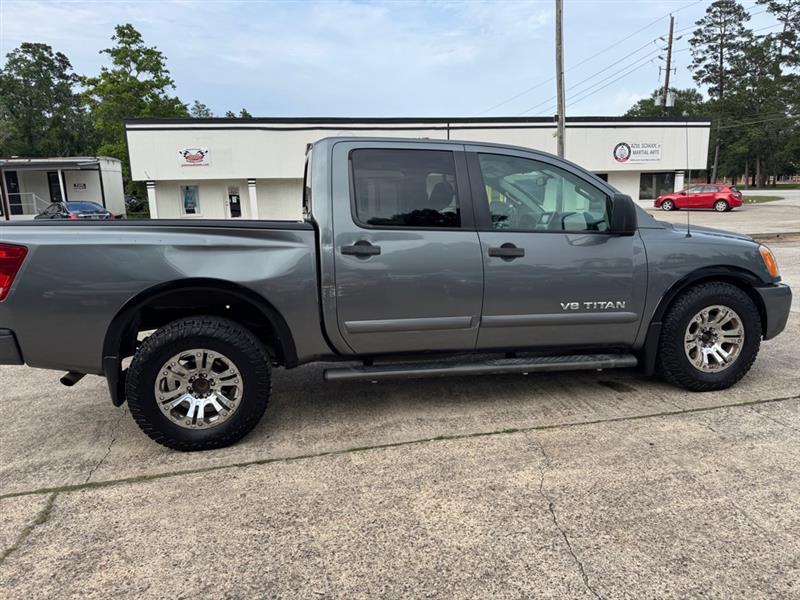 Nissan Titan  2013