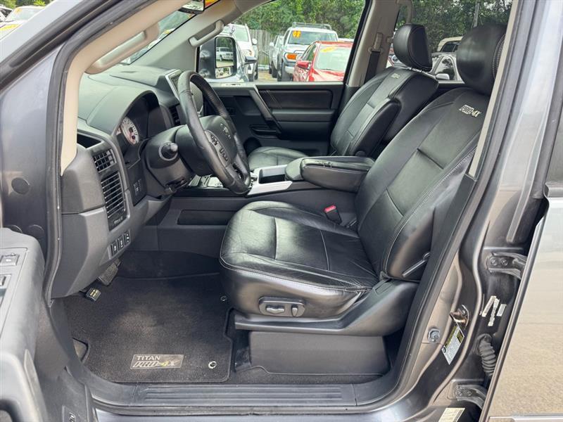 Nissan Titan  2013