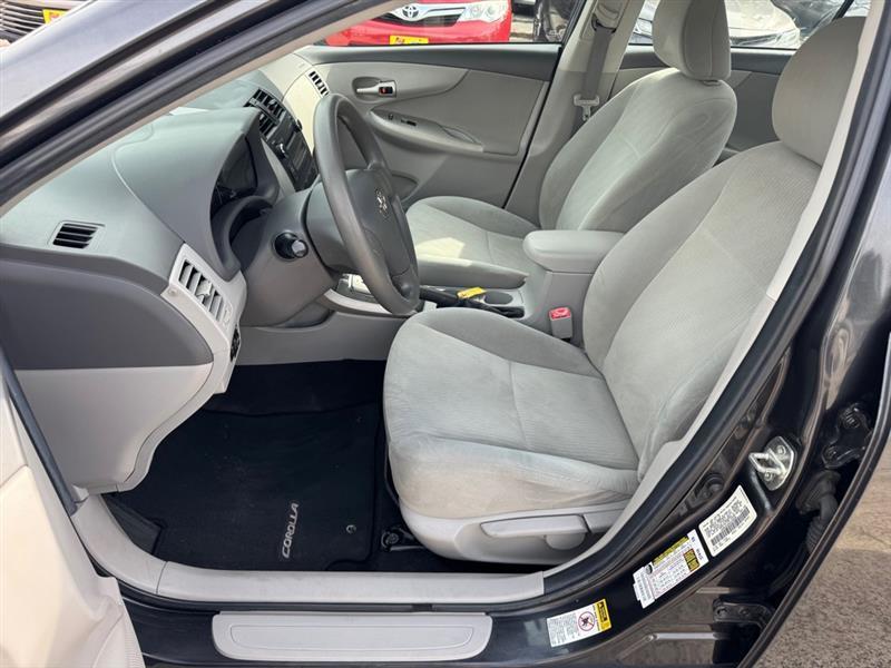 Toyota Corolla  2010