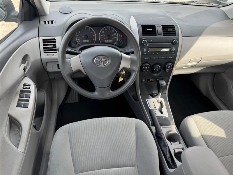 Toyota Corolla  2010