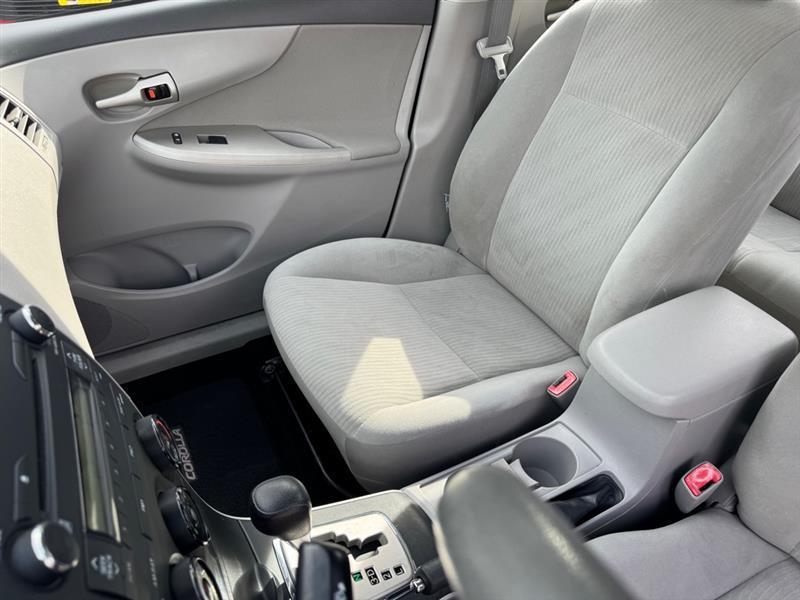 Toyota Corolla  2010
