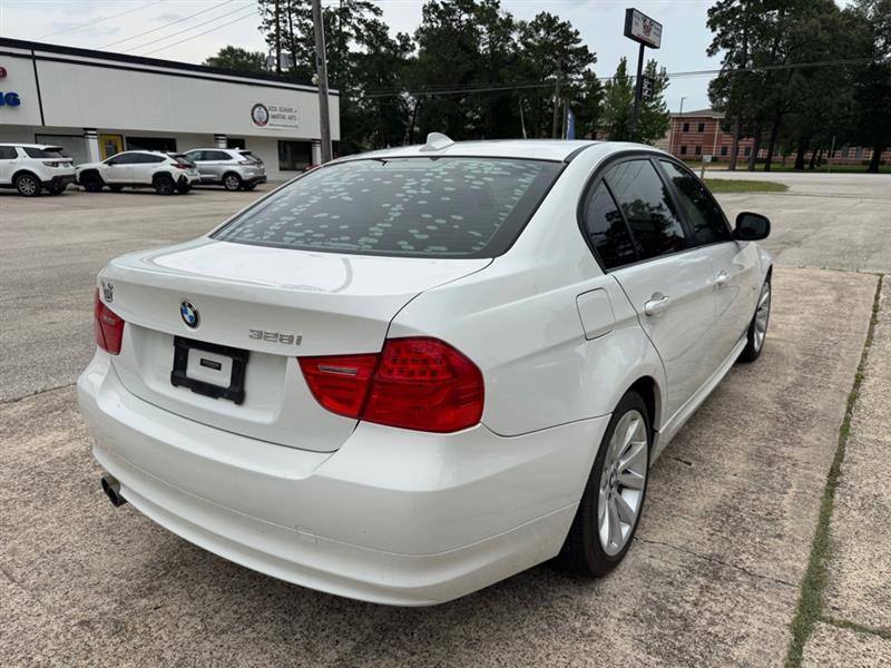 BMW 3-Series  2011