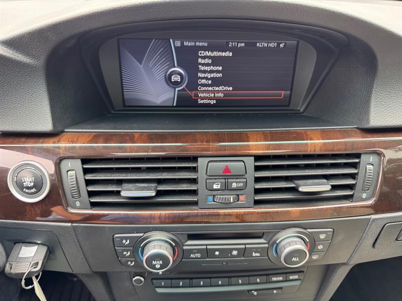 BMW 3-Series  2011