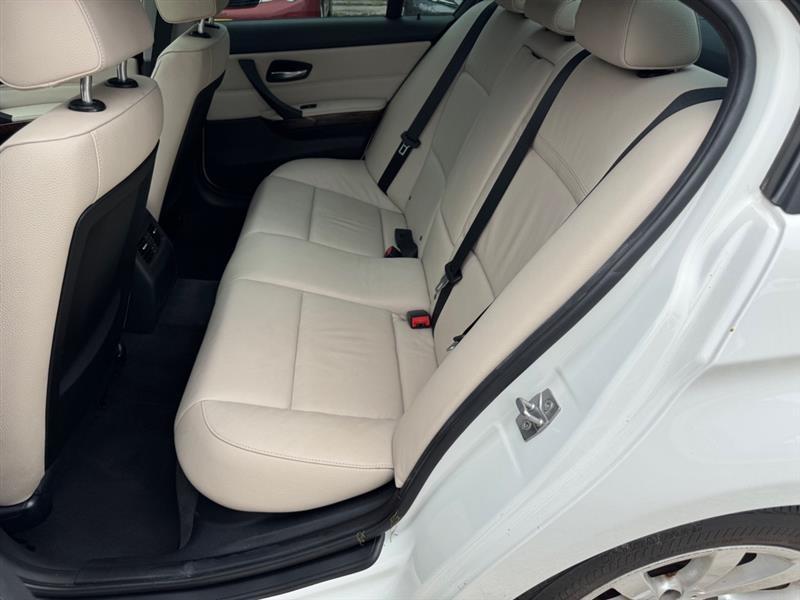 BMW 3-Series  2011