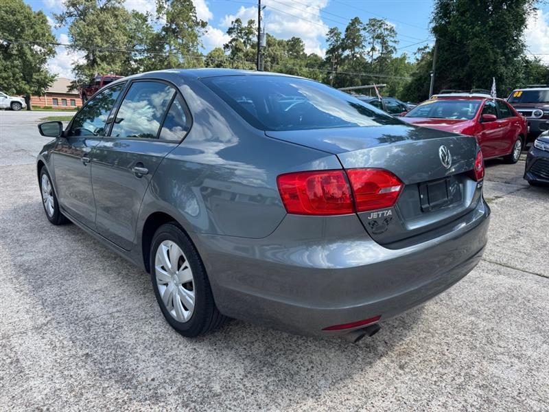 Volkswagen Jetta  2011