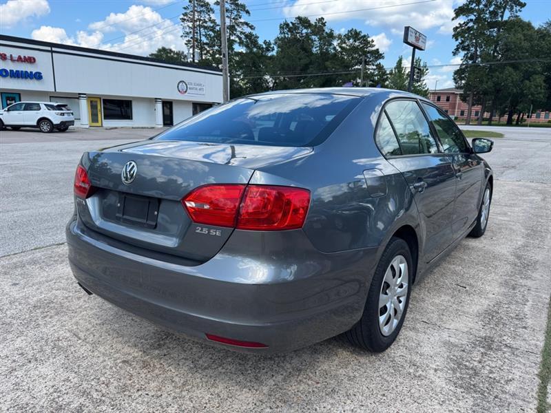 Volkswagen Jetta  2011