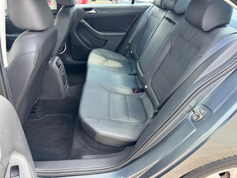 Volkswagen Jetta  2011