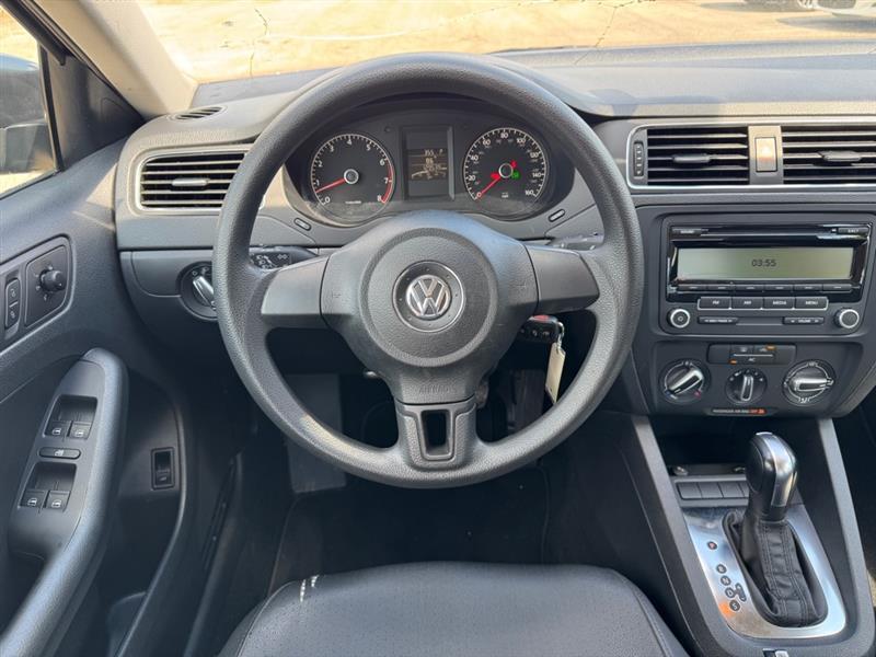 Volkswagen Jetta  2011
