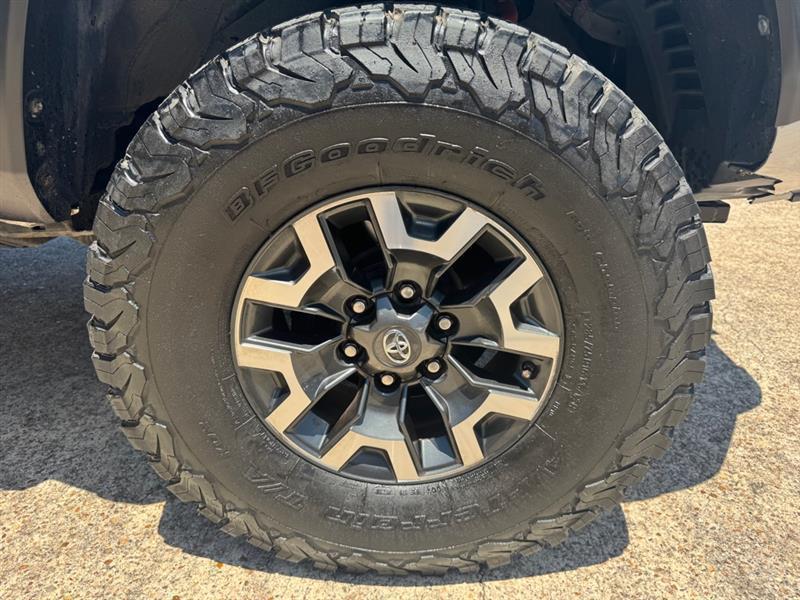 Toyota Tacoma  2017