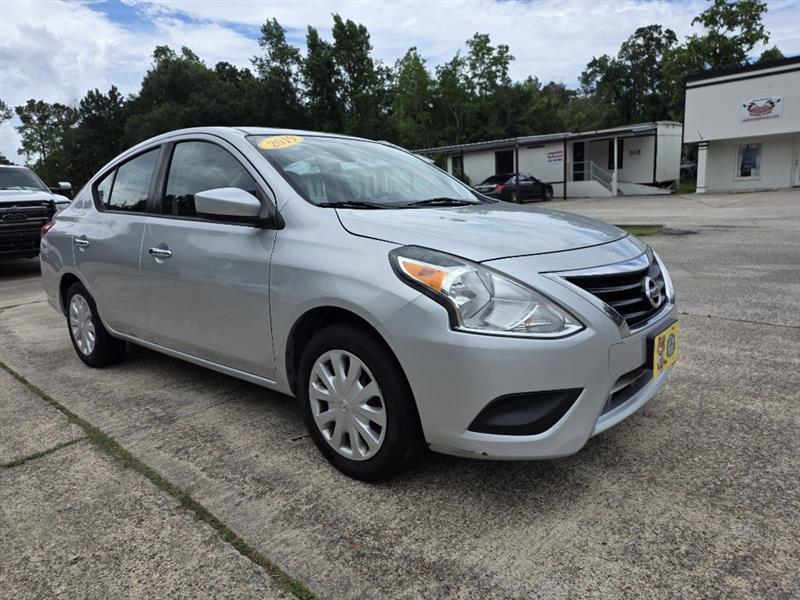 Nissan Versa  2019