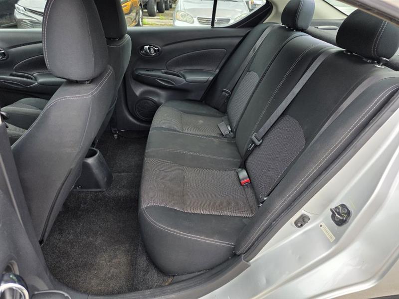 Nissan Versa  2019