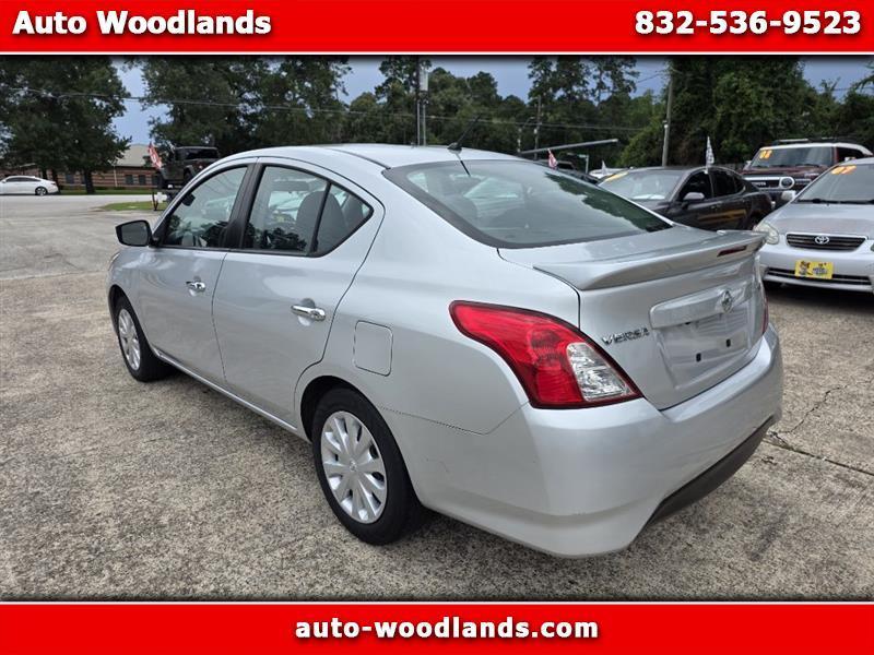 Nissan Versa  2019