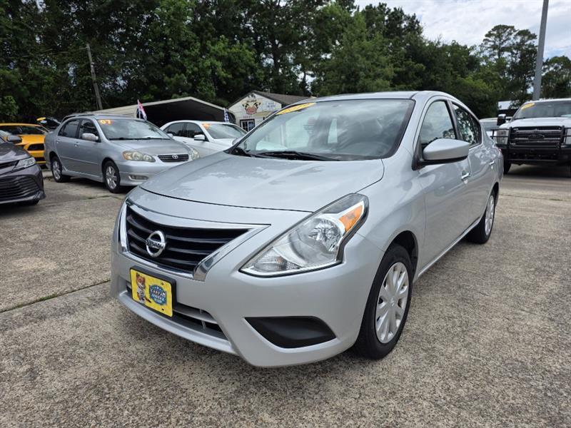 Nissan Versa  2019