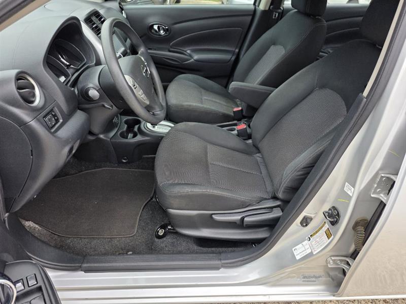 Nissan Versa  2019