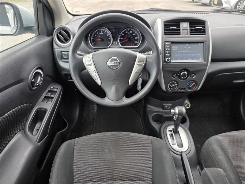 Nissan Versa  2019
