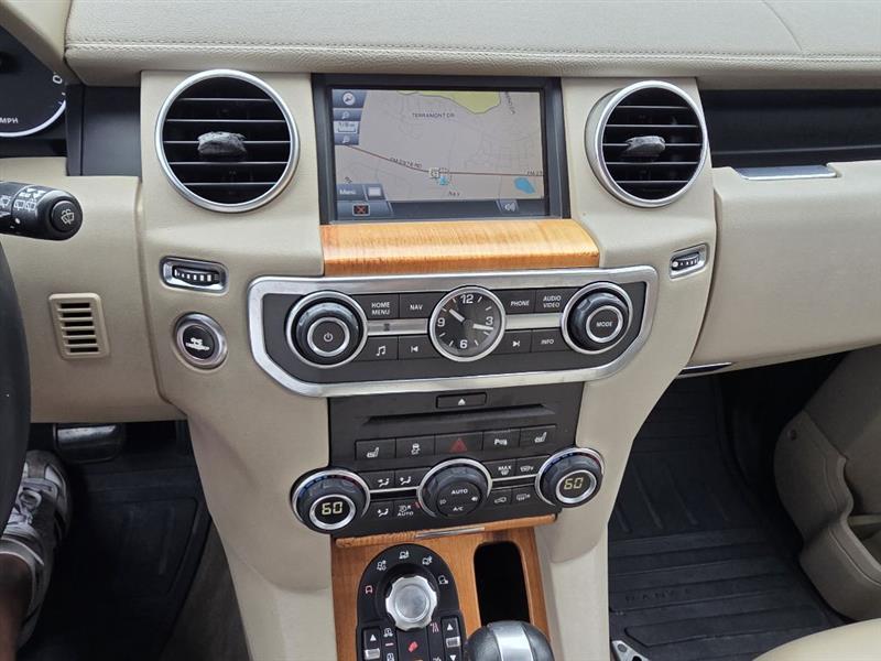 Land Rover LR4  2011