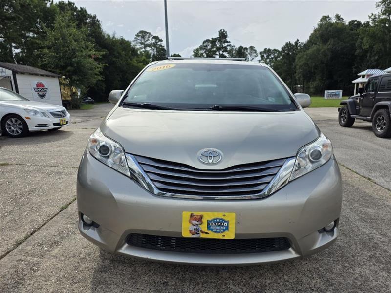 Toyota Sienna  2016