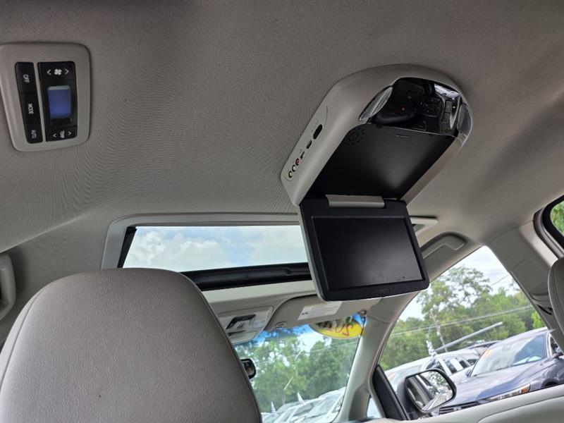 Toyota Sienna  2016