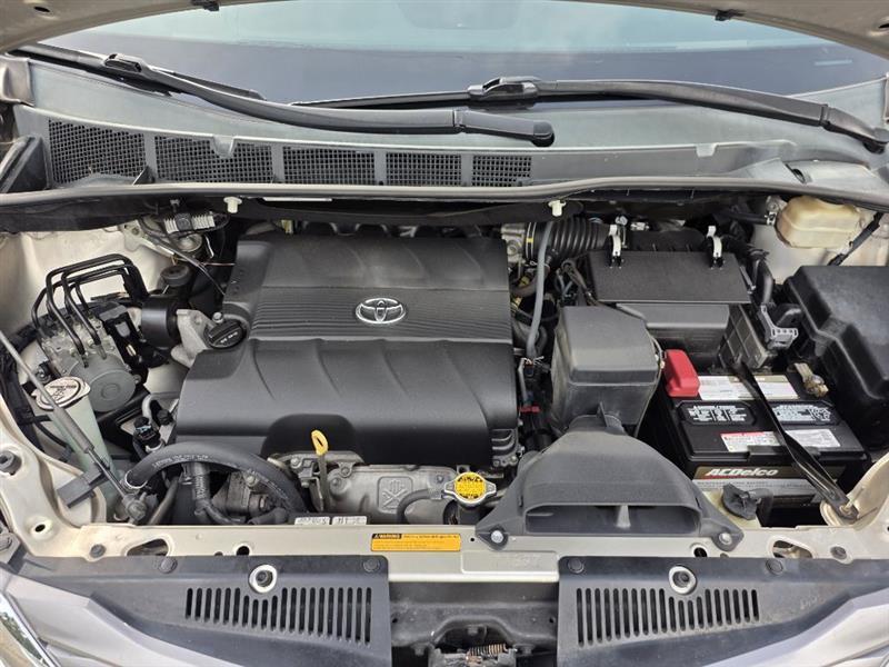Toyota Sienna  2016