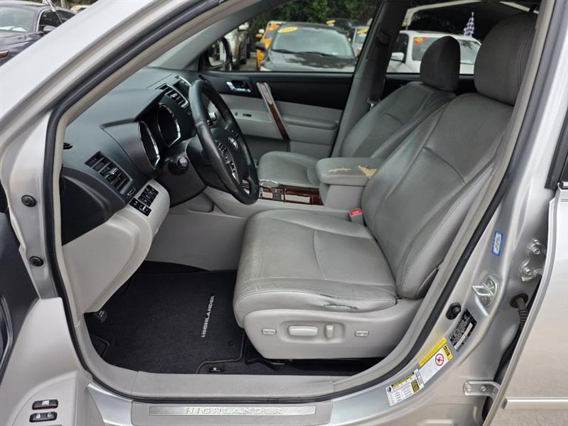Toyota Highlander  2012