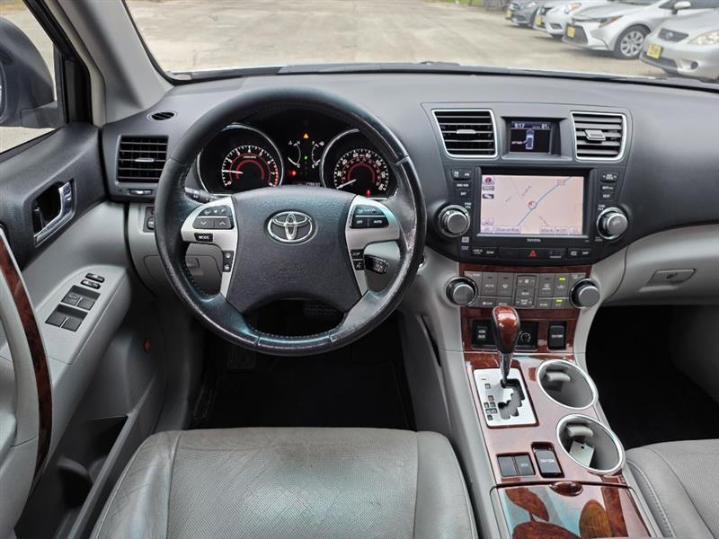 Toyota Highlander  2012