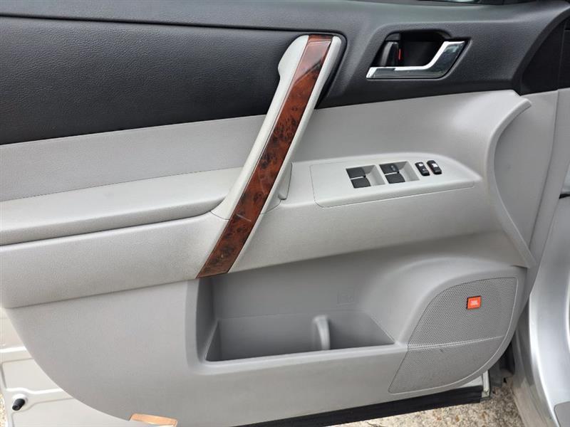 Toyota Highlander  2012