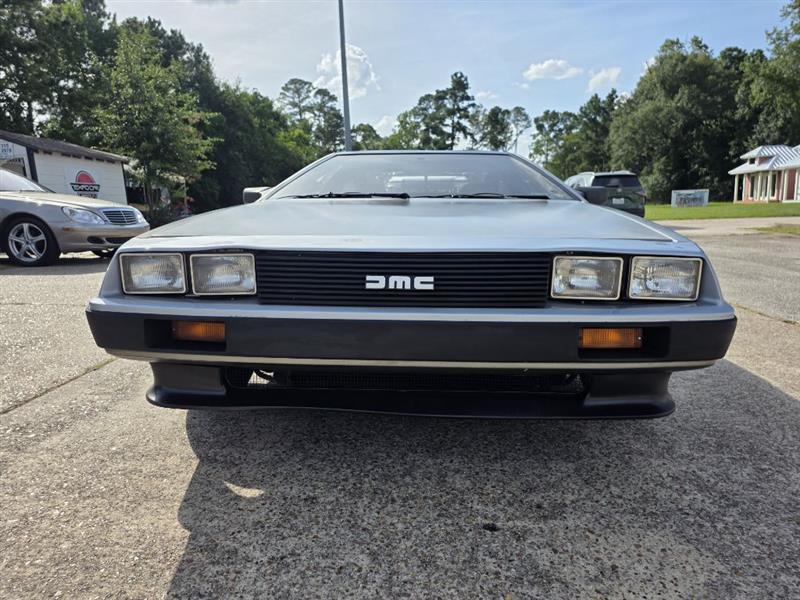 DeLorean DMC-12  1982