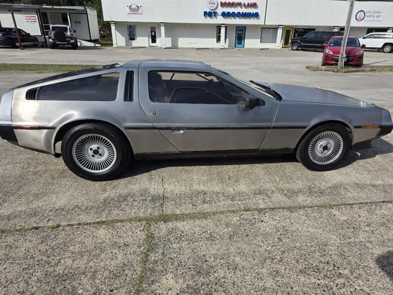 DeLorean DMC-12  1982