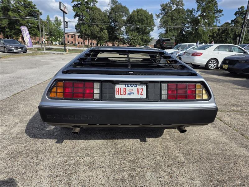 DeLorean DMC-12  1982