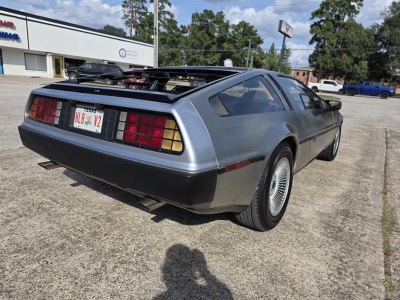 DeLorean DMC-12  1982