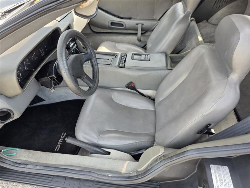 DeLorean DMC-12  1982