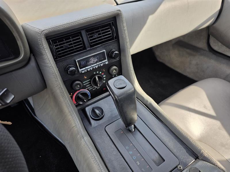 DeLorean DMC-12  1982