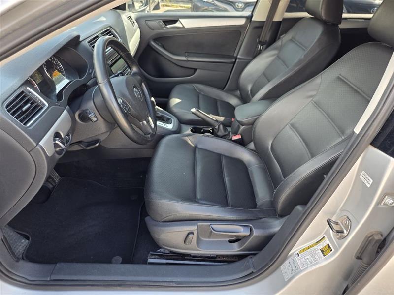 Volkswagen Jetta  2014