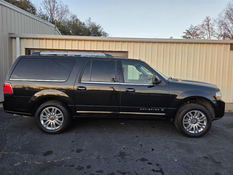 Lincoln Navigator L 2WD 2013