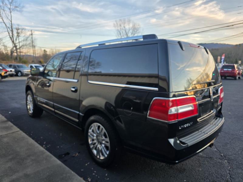 Lincoln Navigator L 2WD 2013