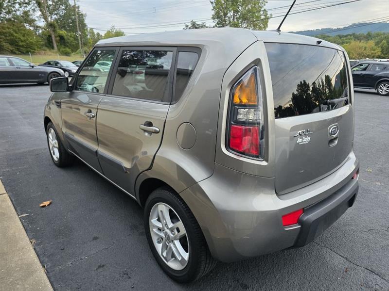 Kia Soul + 2011