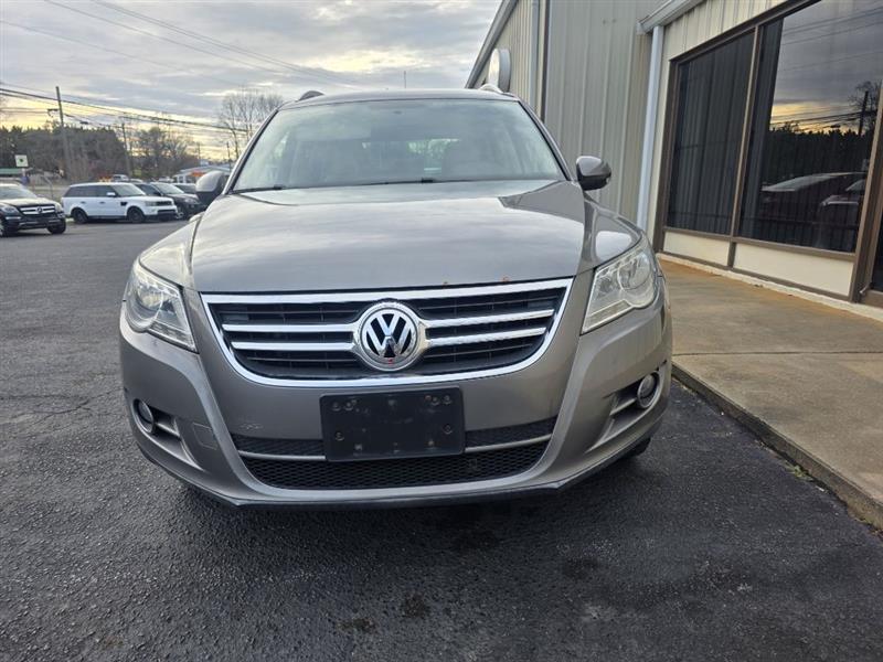 Volkswagen Tiguan S 2011