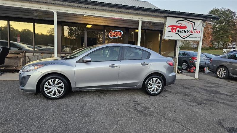 Mazda MAZDA3 i Sport 4-Door 2011