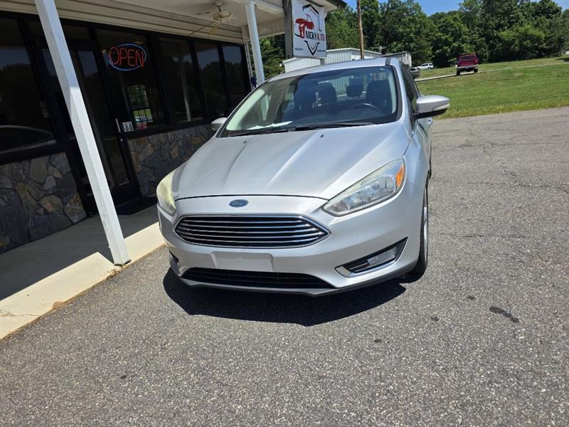 Ford Focus Titanium Sedan 2016