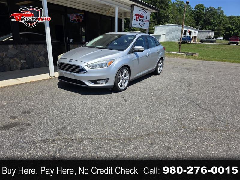 2016 Ford Focus Sedan Titanium's photo